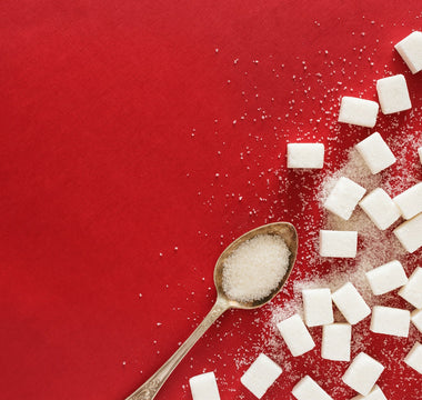 Het verschil tussen natuurlijke en geraffineerde suikers